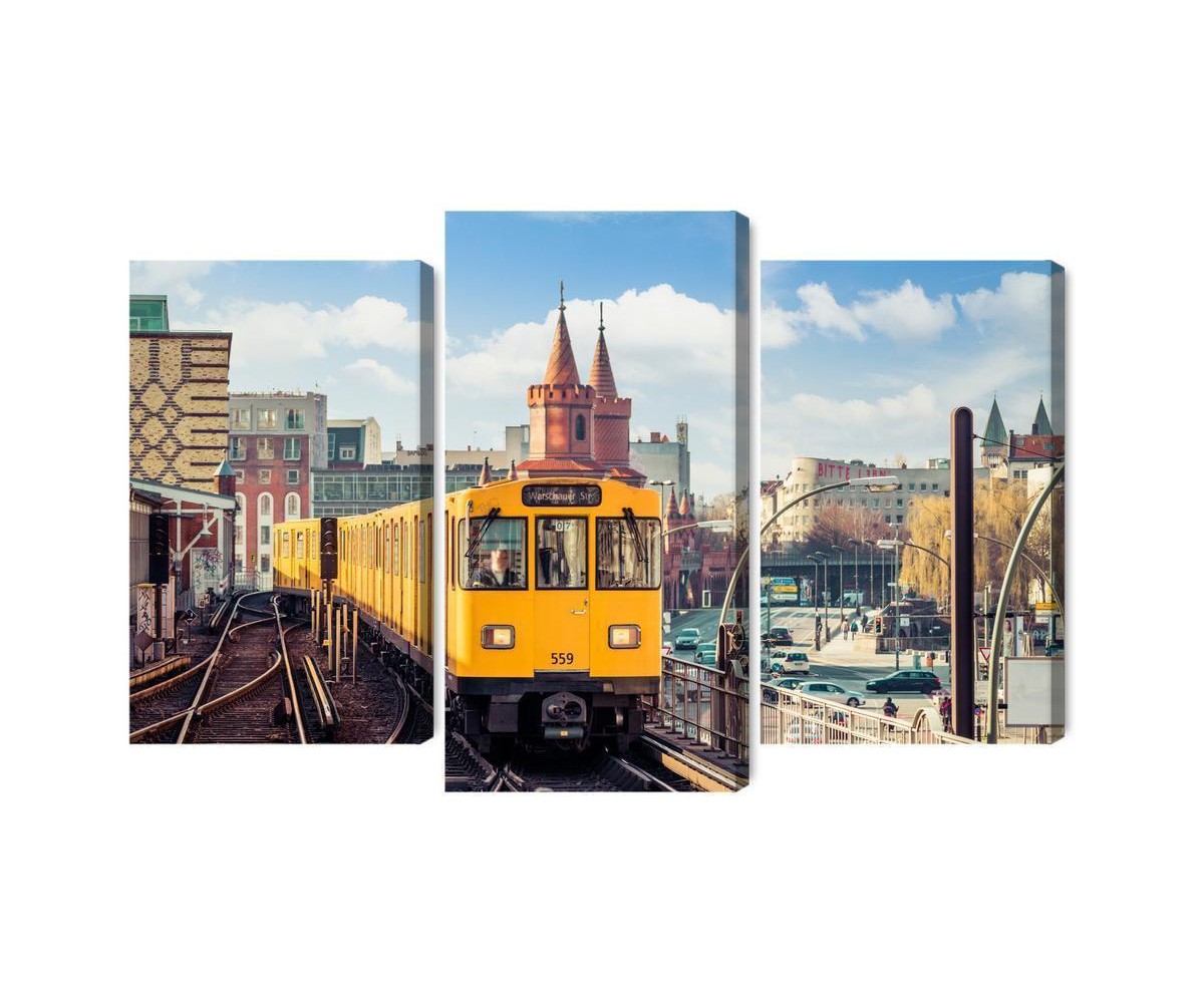Mehrteiliges Bild Gelber Zug In Berlin Auf Den Bahngleisen