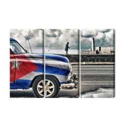 Mehrteiliges Bild Ein Auto Mit Kubanischer Flagge Auf Den Straßen Von Havanna