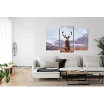 Mehrteiliges Bild Ein Reh Auf Dem Hintergrund Einer 3D-Berglandschaft