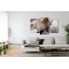 Mehrteiliges Bild Ein Bison Auf Dem Hintergrund Eines Nebligen Waldes