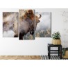 Mehrteiliges Bild Ein Bison Auf Dem Hintergrund Eines Nebligen Waldes