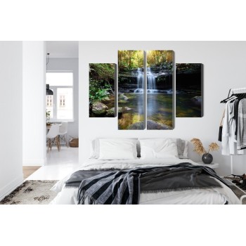 Mehrteiliges Bild Ein Wasserfall Im Busch